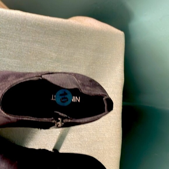 Black suede leatherAnkle Boots Nine West size 8 - Picture 10 of 10